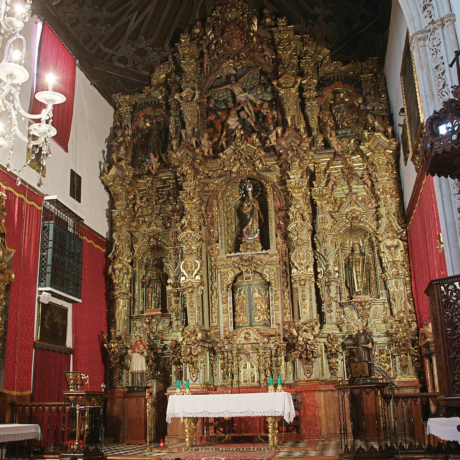 Impresionante retablo de la de la Iglesia de Santa Ana  en la ciudad natal de San Francisco Solano  Crédito Turismo de Montilla ruta solanista